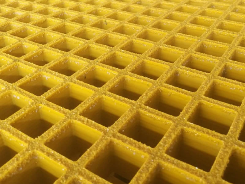FRP grating with gritted surface